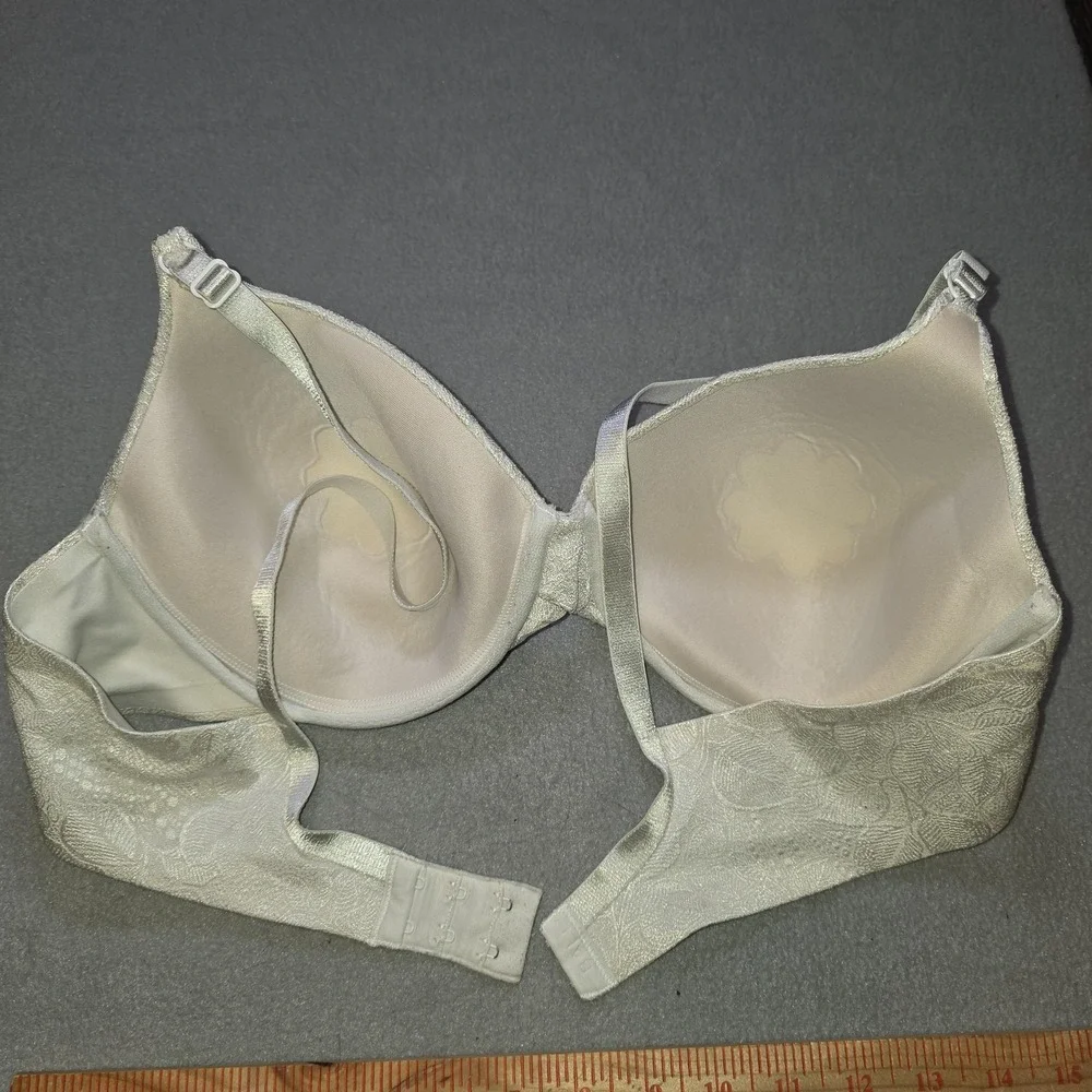 Bali Bra 38C Underwire Lightly Lined Floral Jacquard Adjustable 3235‎